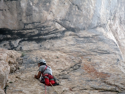 Lotta di classe - Corno Piccolo, Gran Sasso - Primo tiro del primo tentativo sulla via Lotta di classe parete Est Corno Piccolo del Gran Sasso