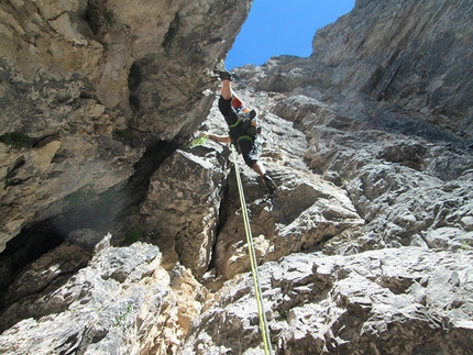 Spiz di Mezzo, Dolomiti di Zoldo - Via Gianni Ribaldone: diedri centrali