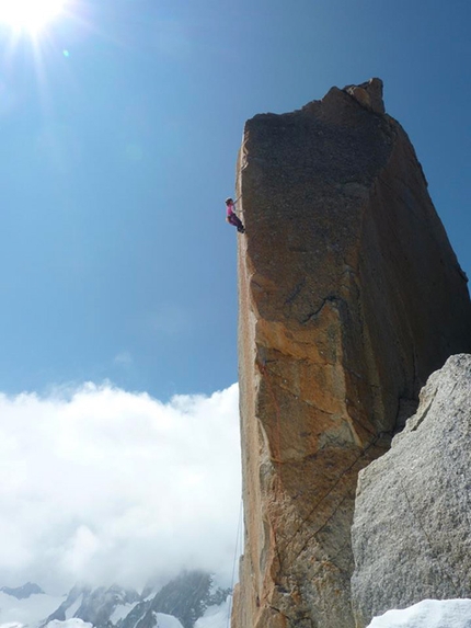 Nuova via sportiva sul Grande Gendarme dell' Arête des Cosmiques, Monte Bianco