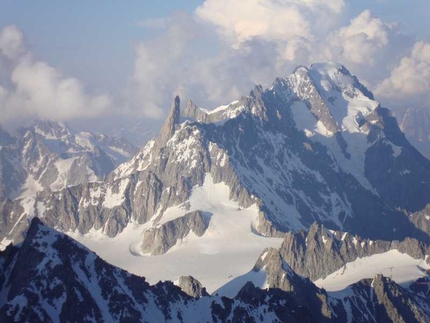 Divine Providence, Monte Bianco - Divine Providence, Gran Pilier d'Angle: Andrea Di Donato & Bertrand Lemaire