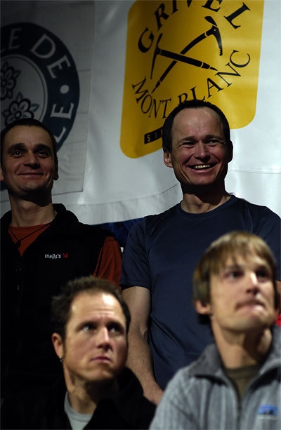 Piolet d'or 2006 - sopra: Boris Lorencic e Marko Prezelj, sotto: Steve House e Vince Anderson (Piolet d'Or 2005 e membri della Giuria Piolet d'or 2006)
