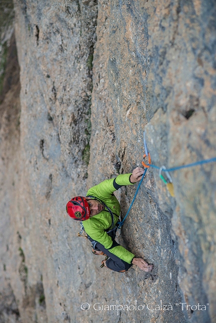 Invisibilis - Marmolada d'Ombretta - Geremia Vergoni climbing Invisibilis, South Face Marmolada d'Ombretta (Dolomites)