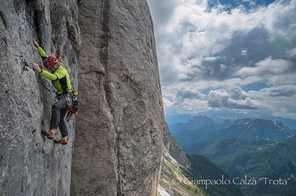 Invisibilis - Marmolada d'Ombretta - Geremia Vergoni climbing Invisibilis, South Face Marmolada d'Ombretta (Dolomites)