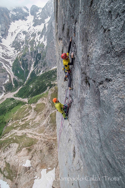 Invisibilis - Marmolada d'Ombretta - Geremia Vergoni leading, Rolando Larcher at the belay on Invisibilis, South Face Marmolada d'Ombretta (Dolomites)