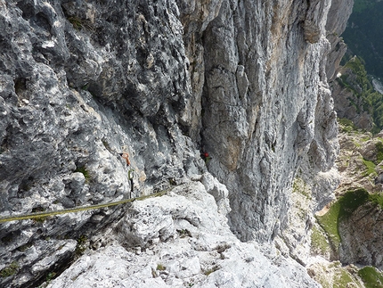 Cima dei Lastei - via Vittorio Chenet - Sul Pilastro dei Finanzieri lungo la via aperta da Lorenzo Massarotto e Vittorio Chenet sulla Cima dei Lastei, Pale San Martino.