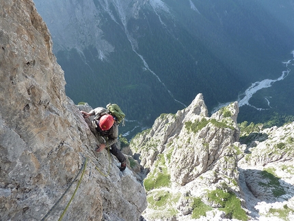 Cima dei Lastei - via Vittorio Chenet - Sulla via aperta da Lorenzo Massarotto e Vittorio Chenet sul Pilastro dei Finanzieri, Cima dei Lastei, Pale San Martino.