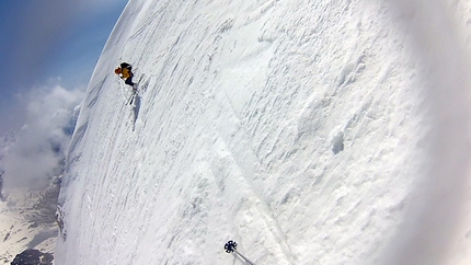 I Turisti del Vuoto - Viaggio per le Grandi Pareti del Monte Rosa con gli sci. Di Beppe Dallona
