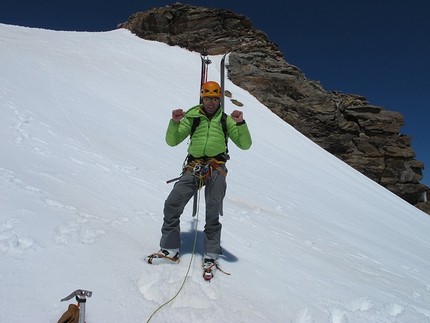 I Turisti del Vuoto - Viaggio per le Grandi Pareti del Monte Rosa - Felici dopo la ripetizione della NE della Punta Giordani