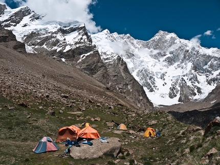 Kungyang Chhish East - Hansjörg Auer, Simon Anthamatten, Matthias Auer: prima salita del Kungyang Chhish East, Karakorum, Pakistan nel luglio 2013: Campo Base