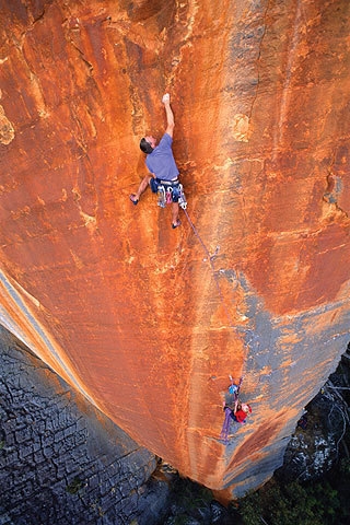 Simon Carter - Steve Monks with Monique Forestier belaying, Bristol Fashion (26), Red Sail, Grampians, Australia.