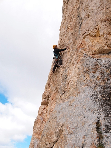 Spina de Mul, Col Becchei, Dolomites - Simon Kehrer and Helmut Gargitter climbing Spina de Mulo, Col Becchei.