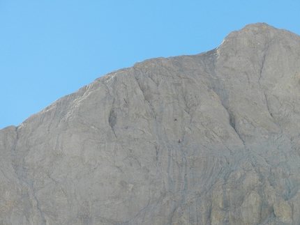 Üç Muz, Aladağlar,  Turkey - Zorbey Aktuyun and Evren Kirazl on the 12th pitch, 7a