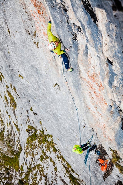 Jacopo Larcher - Jacopo Larcher su Des Kaisers neue Kleider (240m, 8b+) nel Wilder Kaiser, Austria.