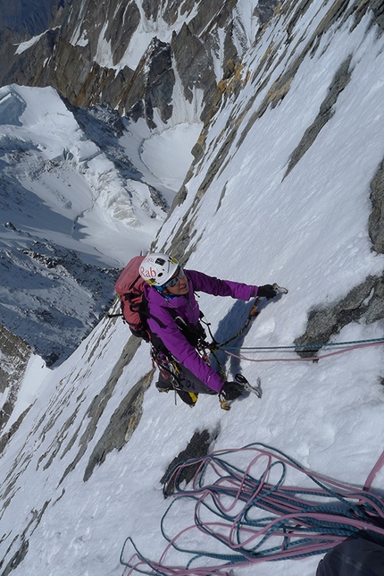 Daniela Teixeira & Paulo Roxo, Kapura South, Nangma Valley - Daniela Teixeira il giorno della cima