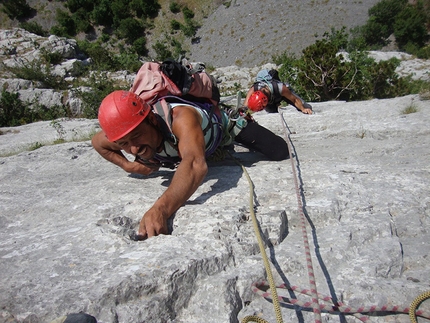 Le Lisce d'Arpe, Monte Alpi - 4° tiro, Rocco Caldarola giunge in sosta