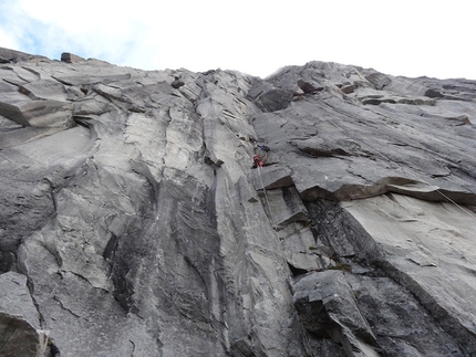 Blamann, Kvaløya, Norway - Andrey Varvarkin setting off on pitch 2