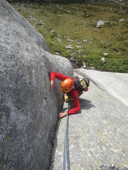 Coster di Cima Poia, Val Adamé - Mille Splendidi Soli (7a, 270m, Sibilla Bariani, Gianni Tomasoni 08/2013).