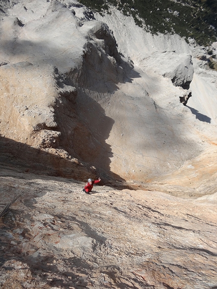 Sass de la Crusc, Dolomiti - Josef Hilpold e Ulrich Viertler durante l'apertura di Wüstenblume, Sass de la Crus, Dolomiti.