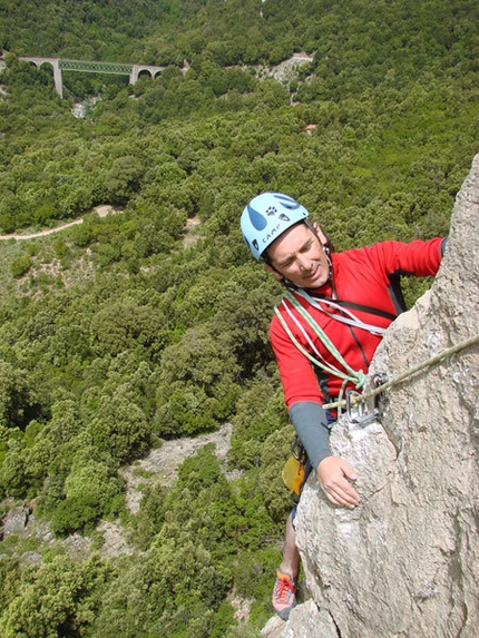 Guglie di Niala - Ussassai (Sardegna) - La fine del secondo tiro di Tacchi a spillo, sullo sfondo la ferrovia.