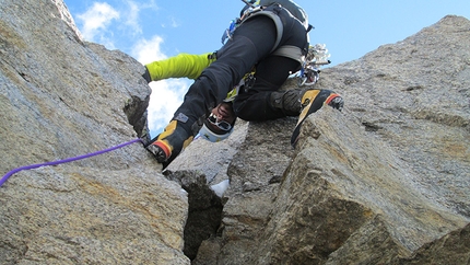 Gilehri Pakro (India, Valle di Tosh) - Sulla via Broken Hand all'inviolata Gilehri Pakro (India, Valle di Tosh).