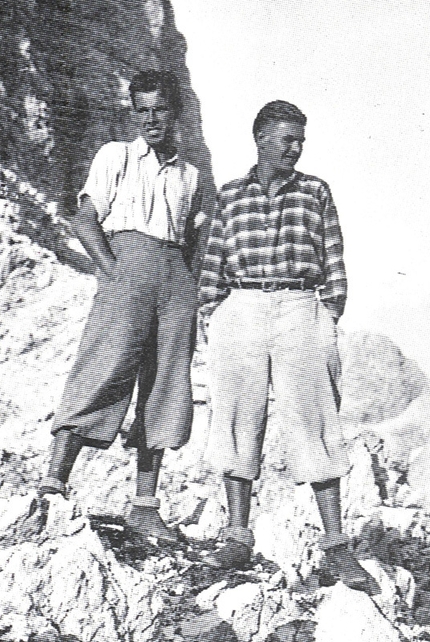 Le Dolomiti di Reinhold Messner - Battista Vinatzer e Vinzenz Peristi davanti alle Torri del Vajolet (Catinaccio-Rosengarten, Dolomiti)