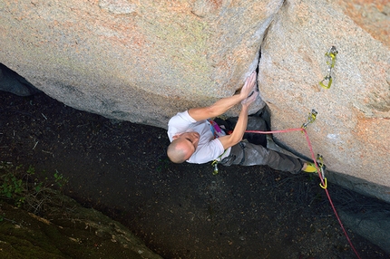 Monte Ortobene - Sardegna - Enrico Baistrocchi sull'incredibile roccia di “Cras'Coddas”