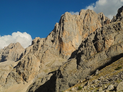 Due nuove vie d'arrampicata sulla Tranga Tower nell' Ala Daglar in Turchia