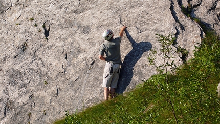 Via Fisioterapia d'urto, Cima Dagnola, Dolomiti di Brenta - L'attacco della Via Fisioterapia d'urto alla parete nord della Cima Dagnola