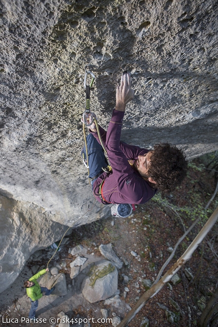 Matteo Cittadini - Matteo Cittadini repeating Hole's Trilogy 8c at Roccamorice, Abruzzo, Italy