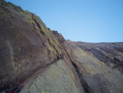 El Gigante, Messico - Cecilia Buil e Tiny Almada durante l'apertura di Tehué (700m, VI, 7a/A3, 8-18/10/2013), El Gigante, Messico