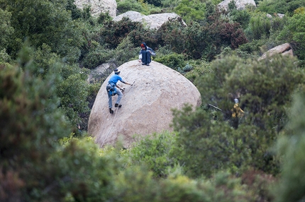 Sardinia Bloc 2013 - Discovering the boulders in the Galura region of Sardinia during Sardinia Bloc 2013