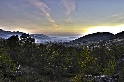 Bouldering at Prilep, Macedonia - Dabnica's sector
