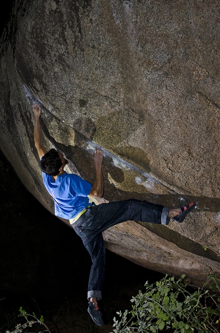 Bouldering at Prilep, Macedonia - Niccolò Ceria on the flash of Kula Sheika Bula 8A+
