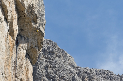 Alex Walpoth redpointing Vint ani do, Meisules de la Bièsces, Sella, Dolomites, summer 2012 - Alex Walpoth redpointing Vint ani do, Meisules de la Bièsces, Sella, Dolomites, summer 2012