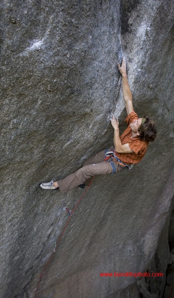 Nicolas Favresse - Nicolas Favresse on the final crux moves of the Cobra Crack, Cirque of the Uncrackables, Squamish, Canada. On 17/07/08 he carried out the first repeat after the route was freed by Sonnie Trotter in June 2006.