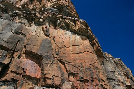 Ritacuba Blanco, Columbia - Tierra de Condores, (7a+, 800m, Helmut Gargitter, Simon Kehrer, Gonzalez Rubio, Ivan Calderon, 02/2010), Ritacuba Blanco (5350m), Cordillera del Cocuy, Columbia.