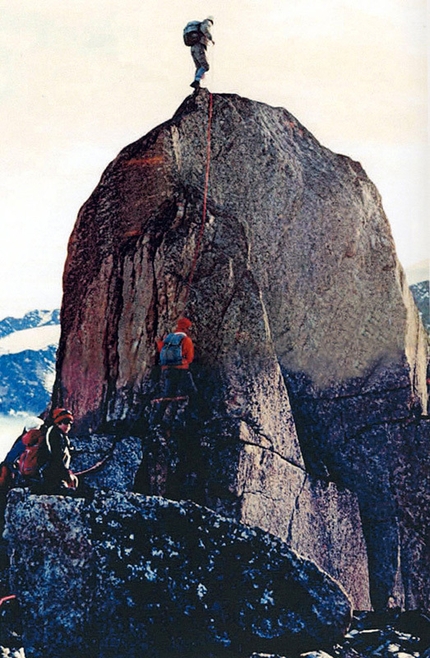 Terra di Baffin, 1972 - La prima salita in vetta all'Aiguille du Couchant (1600m)