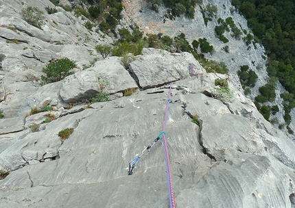 Doloverre di Surtana, Sardinia - The famous Surtana limestone. On pitch 4 of Seven Cams.