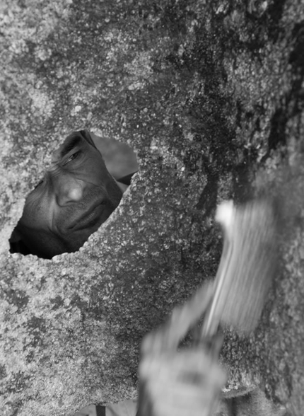 Sardinia Bloc 2013 - Pietro Dal Prà cleaning the boulders at Galura during Sardinia Bloc 2013