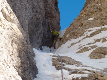 Sella, Dolomiti - Goulotte Raggio di sole + Cascata dello Spallone: L4 Cascata dello Spallone.