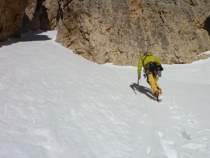 Sella, Dolomites - Goulotte Raggio di sole + Cascata dello Spallone: final 200m towards top of the shoulder