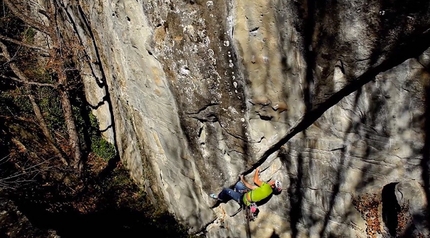James Pearson - James Pearson making a ground-up repeat of Is not always Pasqua, the E9 trad freed in 2002 by Mauro Calibani at Collina di Interprete, Italy