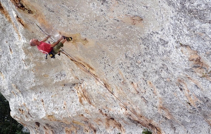 Climbing in Sardinia: news 7 - Simone Sarti on Jump (7c+/8a) Conca Manna