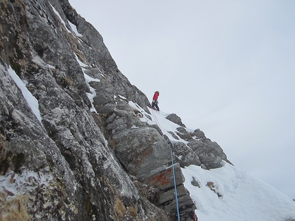 Schwarze Witwe, Austria - Schwarze Witwe, Hohe Warte, Austria (WI6 M5, 800m, Gerry Fiegl, Simon Gietl 22/12/2013)