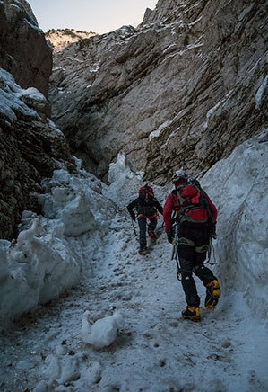 Il Grande salto, Valle Inferno, Majella - Siamo prossimi alla strettoia che d'estate presenta un salto  di roccia liscia e compatta di circa 15m.