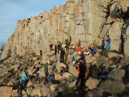 Arrampicata in Sardegna: news 8 - Il settore Nel Regno di Onan, Capo Pecora, preso d'assalto durante un corso