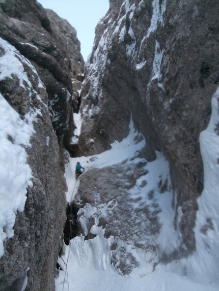 Merà Dimel, Presolana - Merà Dimel (650m, AI 4 M6, Yuri Parimbelli, Tito Arosio, Ennio Spiranelli 13/01/2014), Anticima delle Quattro Matte, Presolana.