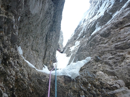 Merà Dimel, Presolana - Merà Dimel (650m, AI 4 M6, Yuri Parimbelli, Tito Arosio, Ennio Spiranelli 13/01/2014), Anticima delle Quattro Matte, Presolana.