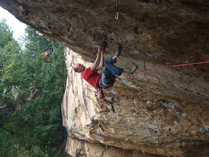 Fabrizio Peri - Fabrizio Peri ripete Grandi Gesti 9a, Grotta dell’Aeronauta, Sperlonga.