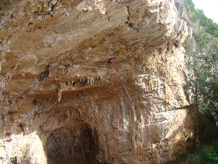 Fabrizio Peri - Fabrizio Peri ripete Grandi Gesti 9a, Grotta dell’Aeronauta, Sperlonga.